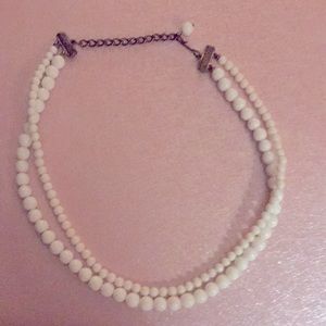 Small checker vintage, white beads